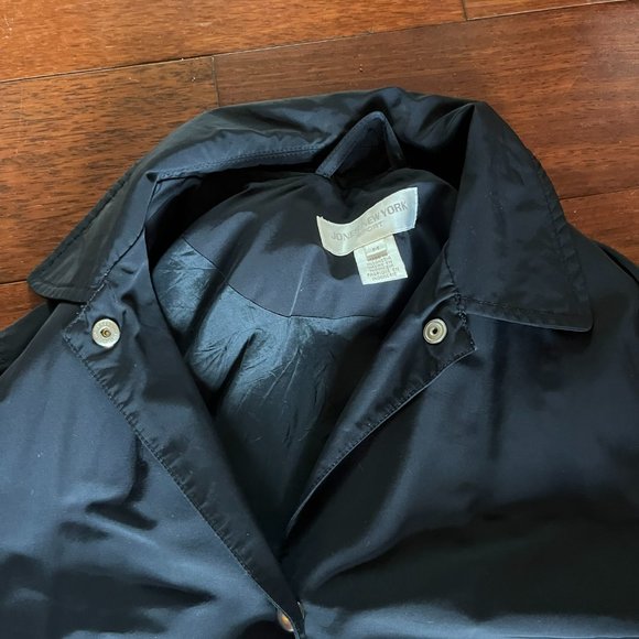 Vintage Jones New York Rain Coat - Size Medium - Picture 2 of 2